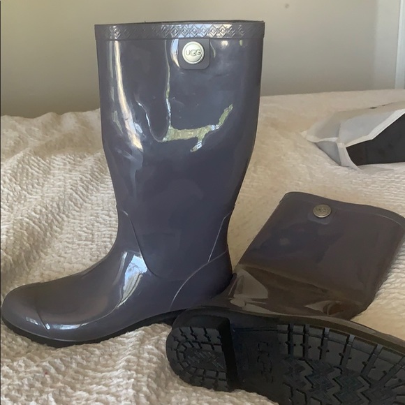 Shoes - Ugg rain boots